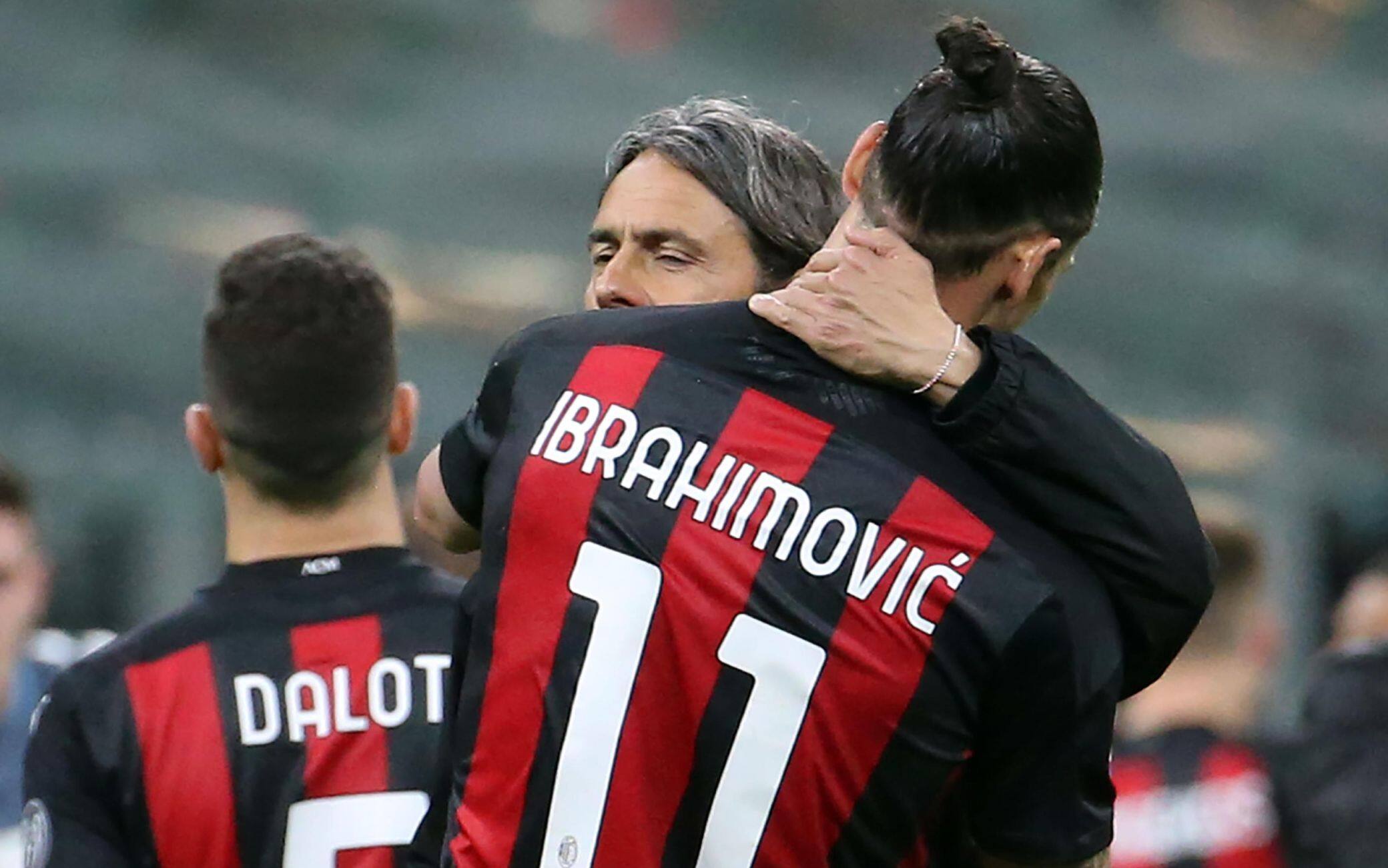 L'abbraccio tra Inzaghi e Ibra al termine di Milan-Benevento