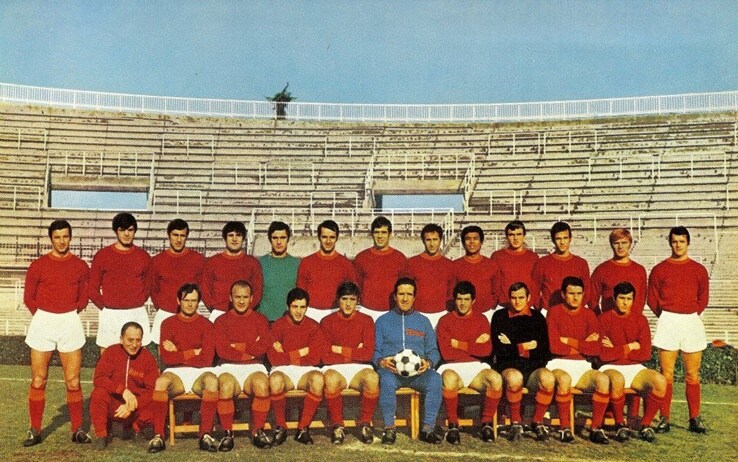 La prima Roma di Herrera, nel 1968-69: in piedi sulla destra un giovanissimo Fabio Capello Roma 1968-69