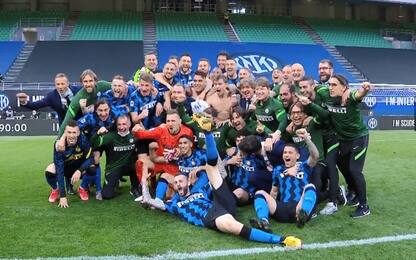 "Siamo noi...", cori scudetto in campo per l'Inter