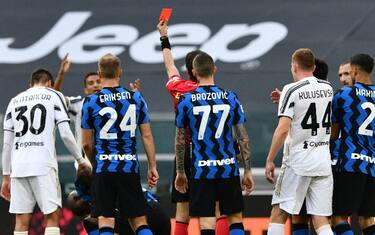 Un turno a Brozovic e Bentancur: 5 squalificati