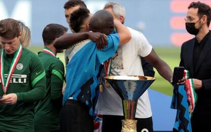 Le lacrime di Lukaku: "Lo dedico ai miei nonni"