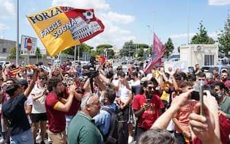 AS Roma fans wait for the arrival of new AS Roma head coach Jose Mourinho at Ciampino airport in Rome, Italy, 02 July 2021. ANSA/ TELENEWS