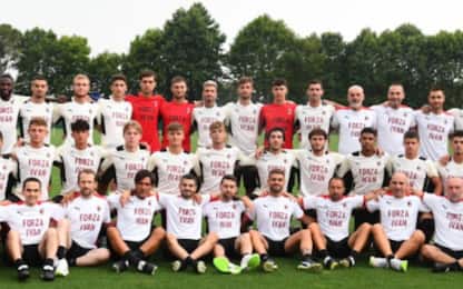 Milan, una maglia per Gazidis: "Forza Ivan". FOTO