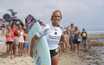 epa04923429 A handout picture made available by the World Surf League (WSL) on 10 September 2015 of shark attack survivor Bethany Hamilton of the USA during the Swatch Women's Pro surfing event as part of the World Surf League at Lower Trestles in San Clemente, California, USA, 09 September 2015. Hamilton has entered the event as a wildcard.  EPA/KIRSTIN SCHOLTZ - WSL  HANDOUT EDITORIAL USE ONLY/NO SALES