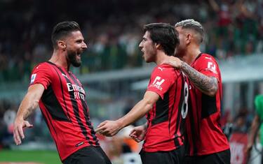 Giroud mette le ali al Milan, Cagliari battuto 4-1