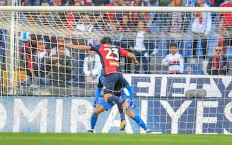 ANDREA CONSIGLI (Sassuolo)
, Mattia Destro (Genoa),goal anulated  during  Genoa CFC vs US Sassuolo, Italian football Serie A match in Genova, Italy, October 17 2021