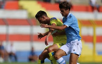 ROME, ITALY - SEPTEMBER 21: Alessandro Cervara (R) of SS Lazio U19 competes for the ball with Davide Cipolletti of Pescara U19 during the Serie A Primavera match between SS Lazio U19 and Pescara U19 at Francesca Gianni Sport Centre on September 21, 2019 in Rome, Italy.  (Photo by Paolo Bruno/Getty Images)