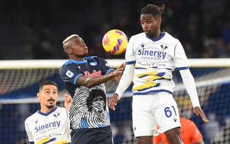 Napoli, Italy on November 7, 2021.  Adrien Tameze eVictor Osimhen during the game  the Serie A match between SSC. Napoli  and Hellas Verona at Stadio Diego Armando Maradona (Photo by Agostino Gemito/ Pacific Press/Sipa USA)