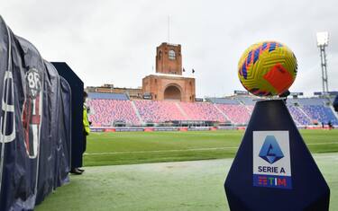 Bologna contro la Lega: "Assurdo giocare martedì"
