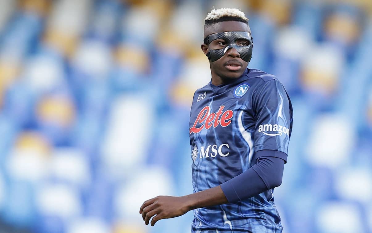 Napoli, Osimhen si allena con la nuova maschera. Foto e Video Sky Sport