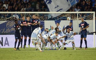 Spal's miedfielder Federico Viviani scores the goal of 2- 2 during the Italian Serie A soccer match between Spal 2013 and SSC Napoli at Paolo Mazza Stadium in Ferrara, 23 September 2017. ANSA/ ELISABETTA BARACCHI