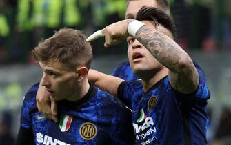 Inter Milan’s Lautaro Martinez (R)  jubilates with his teammate Nicolo’ Barella  after scoring goal of 2 to 0 during the Italian serie A soccer match between FC Inter  and Salernitana at Giuseppe Meazza stadium in Milan, 4 March 2022.
ANSA / MATTEO BAZZI