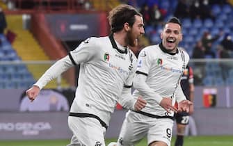 Spezia’s Simone Bastoni (L) jubilates after scoring the gol during the Italian Serie A match, Genoa CFC vs Ac Spezia at Luigi Ferraris stadium in Genoa, Italy, 9 january december 2022.
ANSA/LUCA ZENNARO
