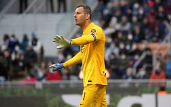 MILAN, ITALY - APRIL 09: Samir Handanovic of FC Internazionale gestures during the Serie A match between FC Internazionale v Hellas Verona FC at Stadio Giuseppe Meazza on April 09, 2022 in Milan, Italy. (Photo by Giuseppe Cottini/Getty Images)