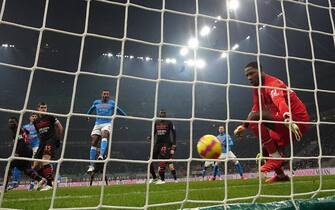 (211220) -- MILAN, Dec. 20, 2021 (Xinhua) -- Napoli's Eljif Elmas scores during a Serie A football match between AC Milan and Napoli in Milan, Italy, on Dec. 19, 2021. (Photo by Alberto Lingria/Xinhua) - Alberto Lingria -//CHINENOUVELLE_CHINE0120200/2112200834/Credit:CHINE NOUVELLE/SIPA/2112200845