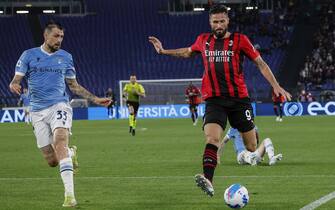 Milan's Olivier Giroud in action during the Italian Serie A soccer match between  SS Lazio vs AC Milan at the Olimpico stadium in Rome, Italy, 24 April 2022. ANSA/GIUSEPPE LAMI