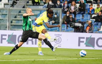 Juventus'  Moise Kean scores the 1-2 goal during the Italian Serie A soccer match US Sassuolo vs Juventus FC at Mapei Stadium in Reggio Emilia, Italy, 25 April 2022. ANSA / SERENA CAMPANINI