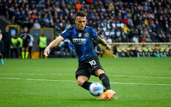 Inter's Lautaro Martinez kicks the ball  during  Udinese Calcio vs Inter - FC Internazionale, italian soccer Serie A match in Udine, Italy, May 01 2022