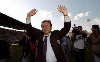 23 May 1999:  Alberto Zaccheroni the AC Milan coach celebrates victory after the Serie A match against Perugia at the Stadio Renato Curi in Perugia, Italy.  The match finished in a 1-2 victory for AC Milan and they clinched the Championship title. \ Mandatory Credit: Allsport UK /Allsport