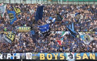 MILAN, ITALY - MAY 22: The FC Internazionale fans show their support during the Serie A match between FC Internazionale and UC Sampdoria at Stadio Giuseppe Meazza on May 22, 2022 in Milan, Italy. (Photo by Marco Luzzani/Getty Images)