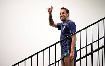COMO, ITALY - JULY 13: Hakan Calhanoglu of FC Internazionale gesture during the FC Internazionale training session at the club's training ground Suning Training Center on July 13, 2022 in Como, Italy. (Photo by Mattia Ozbot - Inter/Inter via Getty Images)