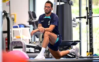 COMO, ITALY - JULY 13: Hakan Calhanoglu of FC Internazionale in action during the FC Internazionale training session at the club's training ground Suning Training Center on July 13, 2022 in Como, Italy. (Photo by Mattia Ozbot - Inter/Inter via Getty Images)