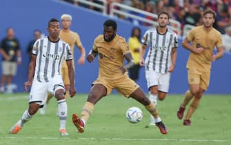 DALLAS, TX - JULY 26: Barcelona midfielder Franck Kessie (19) fights for the ball during the match between FC Barcelona and Juventus on July 26, 2022 at Cotton Bowl Stadium in Dallas, TX. (Photo by George Walker/Icon Sportswire via Getty Images)