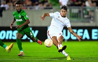 epa10170693 Roma's Paulo Dybala (R) in action with Ludogorets' Cicinho during the UEFA Europa League group C soccer match between PFC Ludogorets and AS Roma in Razgrad, Bulgaria, 08 September 2022.  EPA/VASSIL DONEV