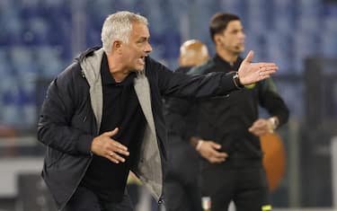 Roma’s head coach Jose Mourinho in action during the Italian Serie A soccer match between Roma and Napoli at the Olimpico stadium in Rome, Italy, 23 October 2022.ANSA/FABIO FRUSTACI