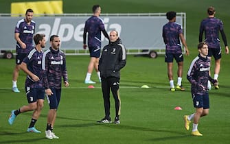 Juventus coach Massimiliano Allegri during training on the eve of the uefa champions league match against PSG at Continassa, Italy, 1 november 2022 ANSA/ALESSANDRO DI MARCO