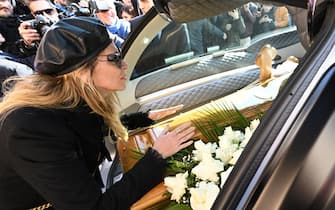 The wife Arianna at the end of funerals ceremony of Sinisa Mihajlovic at Santa Maria degli Angeli in Rome, 19 December 2022. ANSA/CLAUDIO PERI 