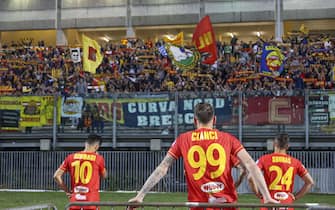 Catanzaro's players applaud the fans following during Padova Calcio vs US Catanzaro, semifinal return of playoff Serie C 2021-22, at Euganeo stadium in Padova, Italy, on May 29, 2022.