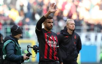 MILAN, ITALY - JANUARY 29: Junior Messias of AC Milan acknowledges the fans after the team's defeat during the Serie A match between AC MIlan and US Sassuolo at Stadio Giuseppe Meazza on January 29, 2023 in Milan, Italy. (Photo by Marco Luzzani/Getty Images)