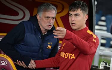 Mou punta su Dybala e Wijnaldum per ripartire