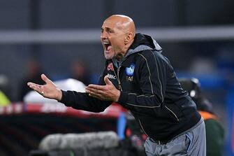 Luciano Spalletti of SSC Napoli yells during the Serie A match between SSC Napoli and AC Milan at Stadio Diego Armando Maradona on April 02, 2023 in Naples, Italy (Photo by Giuseppe Maffia/NurPhoto via Getty Images)