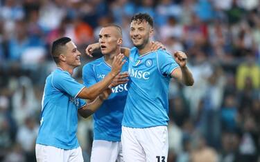 Rrahmani stende l'Augsburg: il Napoli vince 1-0