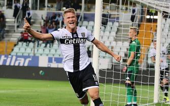 Parma's Andreas Cornelius jubilates  after scoring a goal during the Italian Serie A soccer match Parma Calcio vs Genoa CFC at Ennio Tardini stadium in Parma, Italy, 20 October 2019. ANSA / SERENA CAMPANINI
