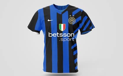 La nuova maglia dell’Inter con le 2 stelle. FOTO