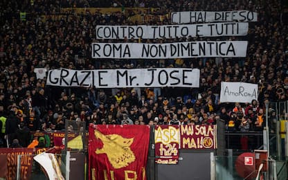 Roma non dimentica Mou: quanti striscioni per José