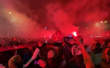 Bologna rientra da Roma: l'accoglienza dei tifosi