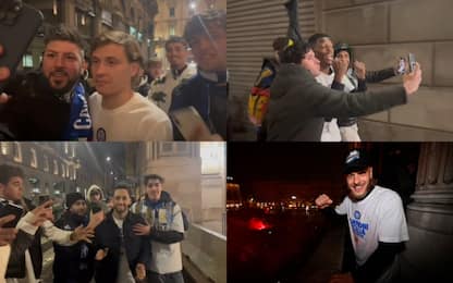 I giocatori in Duomo in piena notte: selfie e cori