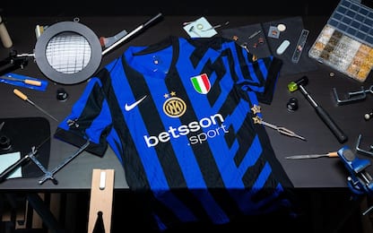 La nuova maglia dell'Inter con la seconda stella