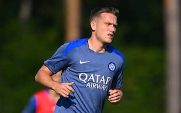 Inter, tutti in gruppo tranne Zielinski e De Vrij