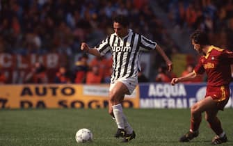ROME, ITALY - APRIL 18: Juventus player Robero Baggio during Roma -Juventus on April 18, on 1992 in Rome, Italy. (Photo by Juventus FC - Archive/Juventus FC via Getty Images)