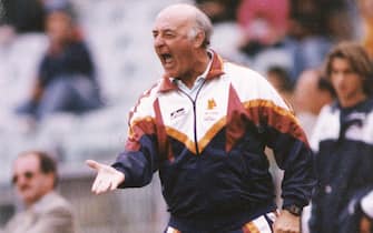 1995
Carlo Mazzone (Roma, 19 marzo 1937) è un ex allenatore di calcio ed ex calciatore italiano, di ruolo centro-mediano. 
nella foto: Carlo Mazzone 
