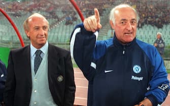 Carlo Mazzone (D), allenatore del Napoli, durante la partita contro la Lazio il 14 ottobre 1997.
ANSA/LUCIANO DEL CASTILLO 