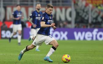 Nicolo Barella of FC Internazionale in action during the Coppa Italia 2021/22 football match between AC Milan and FC Internazionale at Giuseppe Meazza Stadium, Milan, Italy on March 01, 2022