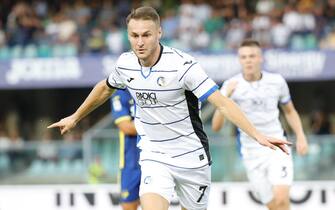 Atalanta's Teun Koopmeiners jubilates after scoring the goal 0-1 during the Italian Serie A soccer match Hellas Verona  vs Atalanta at Marcantonio Bentegodi stadium in Verona, Italy, 27 September 2023. 
ANSA/EMANUELE PENNACCHIO