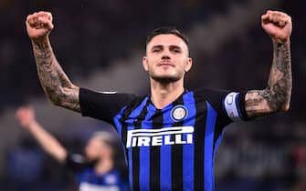 Inter Milan's Argentinan forward Mauro Icardi celebrates after scoring during Italian Serie A football match Lazio between Inter Milan at the Olympic stadium in Roma, on October 29, 2018. (Photo by Alberto PIZZOLI / AFP)        (Photo credit should read ALBERTO PIZZOLI/AFP/Getty Images)
