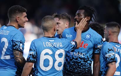 Napoli in testa, Milan terzo: la classifica di A